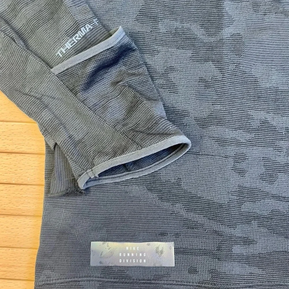 Nike Therma-FIT ADV Running Division Men's Long-Sleeve Running Top FB8538-010 S - Picture 7 of 10